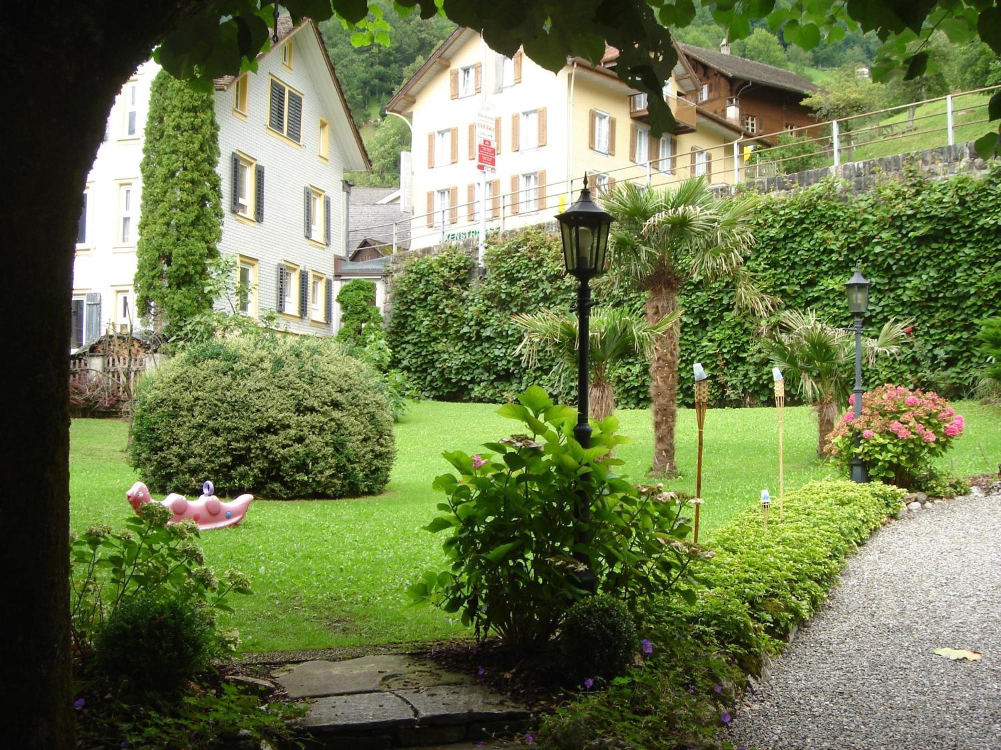 Hotel Eden Sisikon Exterior foto